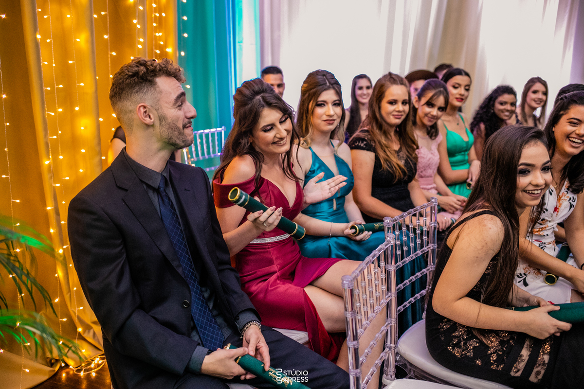 estúdio fotográfico-fotografo-família-15anos-ensaio-casamento-formatura-book de fotos-fotografa-ensaio gestante-festa de 15 anos-pré wedding-fotos profissionais-corporativos-retratos-fotos de bebê-sessão de fotos-mini wedding-dia do fotografo-ensaio newbo