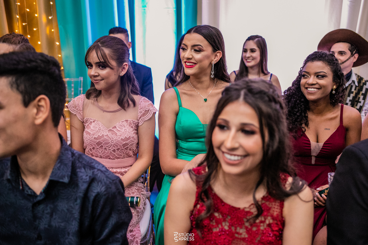 estúdio fotográfico-fotografo-família-15anos-ensaio-casamento-formatura-book de fotos-fotografa-ensaio gestante-festa de 15 anos-pré wedding-fotos profissionais-corporativos-retratos-fotos de bebê-sessão de fotos-mini wedding-dia do fotografo-ensaio newbo