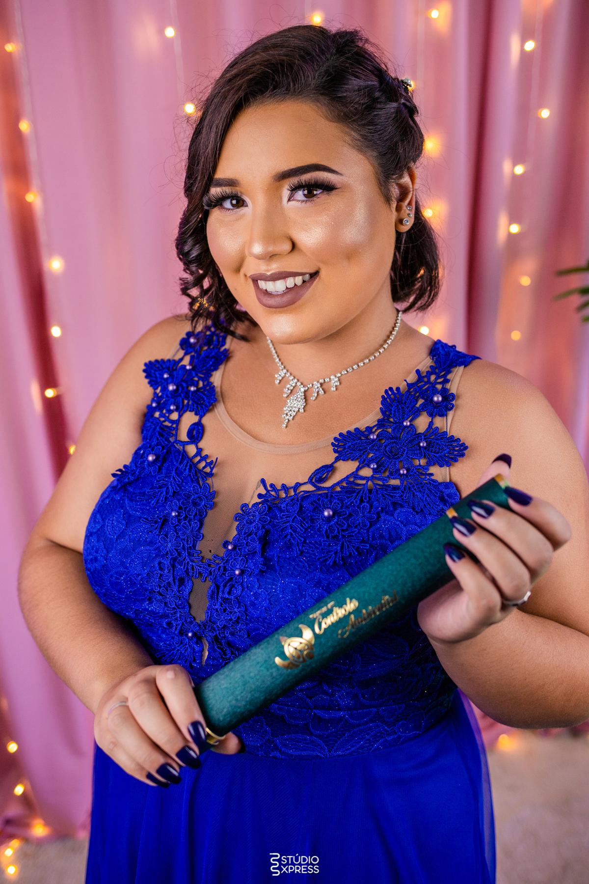 estúdio fotográfico-fotografo-família-15anos-ensaio-casamento-formatura-book de fotos-fotografa-ensaio gestante-festa de 15 anos-pré wedding-fotos profissionais-corporativos-retratos-fotos de bebê-sessão de fotos-mini wedding-dia do fotografo-ensaio newbo