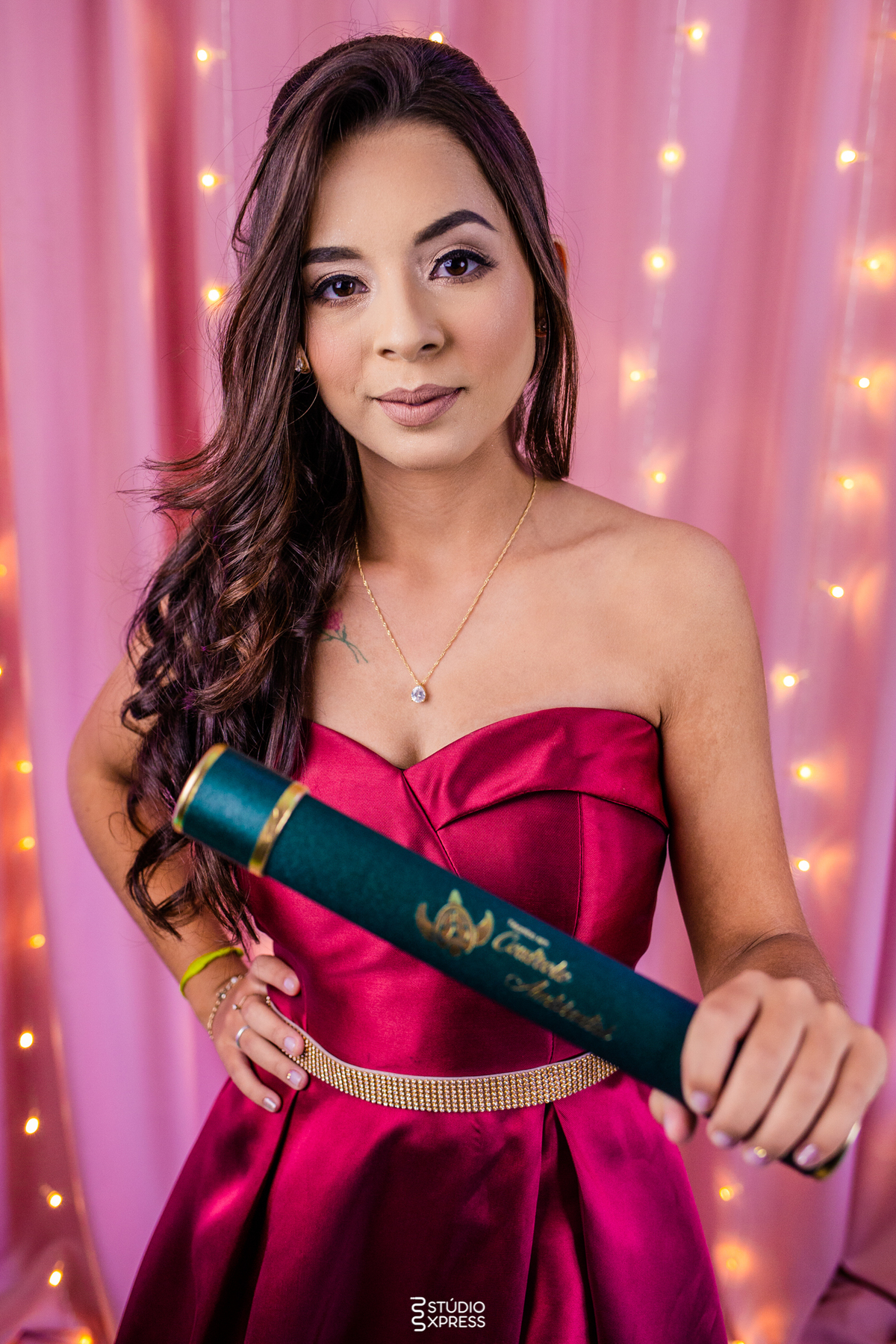 estúdio fotográfico-fotografo-família-15anos-ensaio-casamento-formatura-book de fotos-fotografa-ensaio gestante-festa de 15 anos-pré wedding-fotos profissionais-corporativos-retratos-fotos de bebê-sessão de fotos-mini wedding-dia do fotografo-ensaio newbo