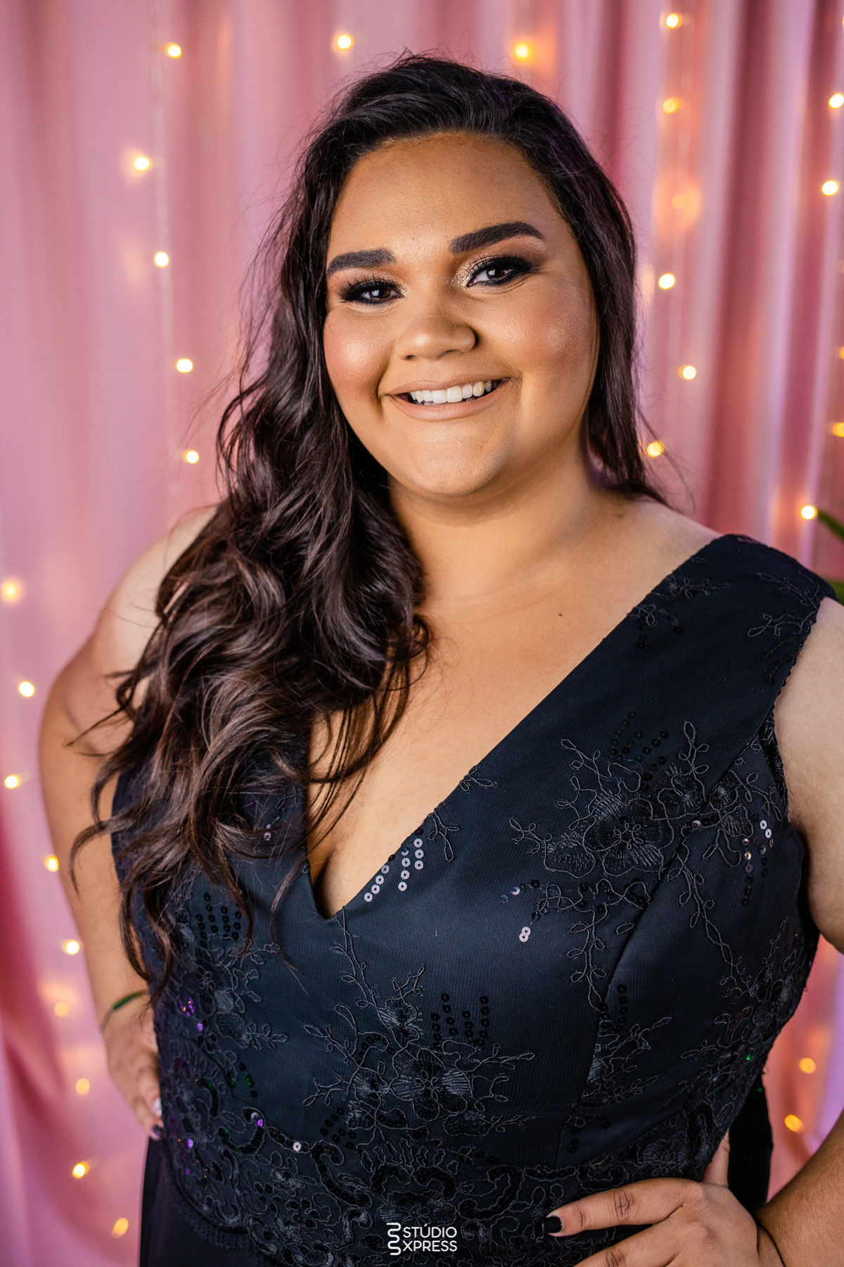 estúdio fotográfico-fotografo-família-15anos-ensaio-casamento-formatura-book de fotos-fotografa-ensaio gestante-festa de 15 anos-pré wedding-fotos profissionais-corporativos-retratos-fotos de bebê-sessão de fotos-mini wedding-dia do fotografo-ensaio newbo