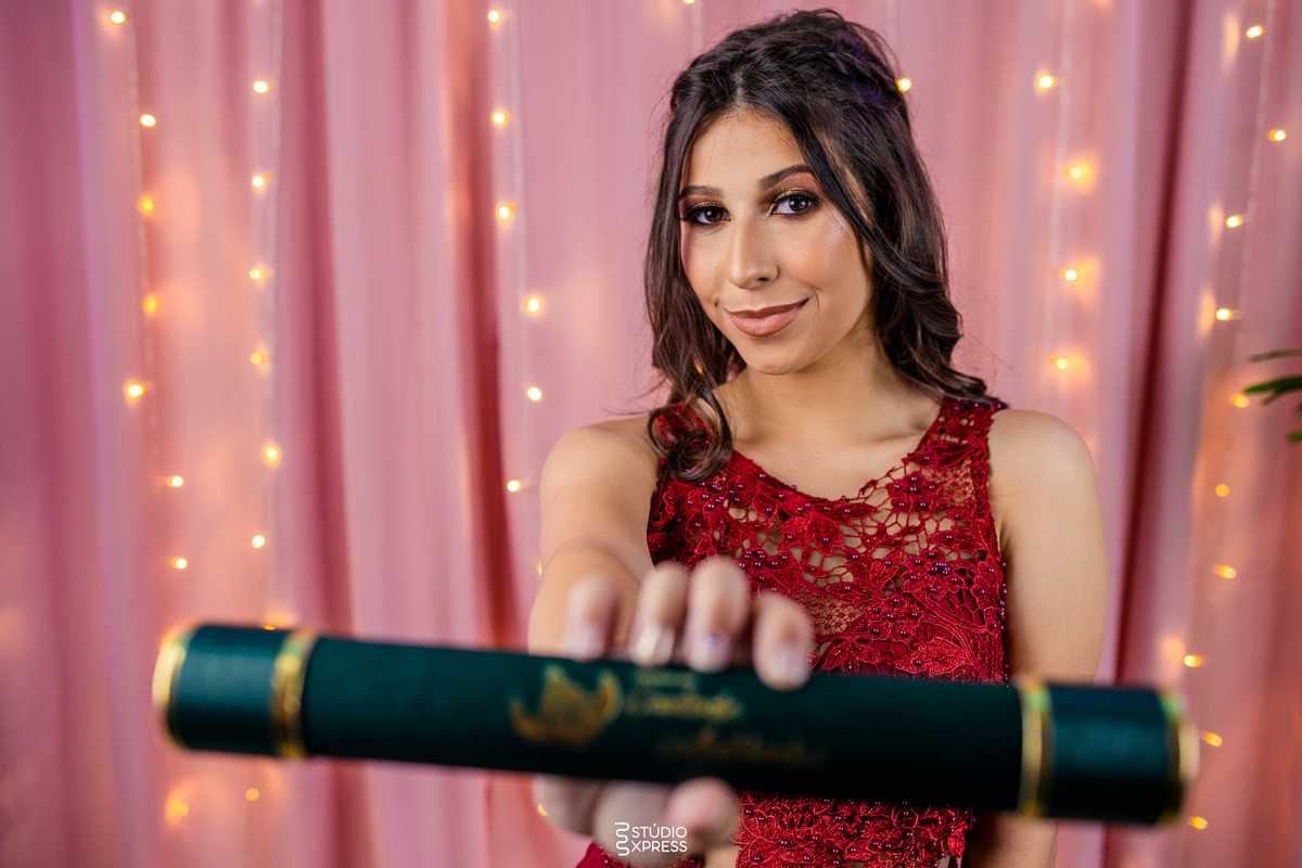 estúdio fotográfico-fotografo-família-15anos-ensaio-casamento-formatura-book de fotos-fotografa-ensaio gestante-festa de 15 anos-pré wedding-fotos profissionais-corporativos-retratos-fotos de bebê-sessão de fotos-mini wedding-dia do fotografo-ensaio newbo