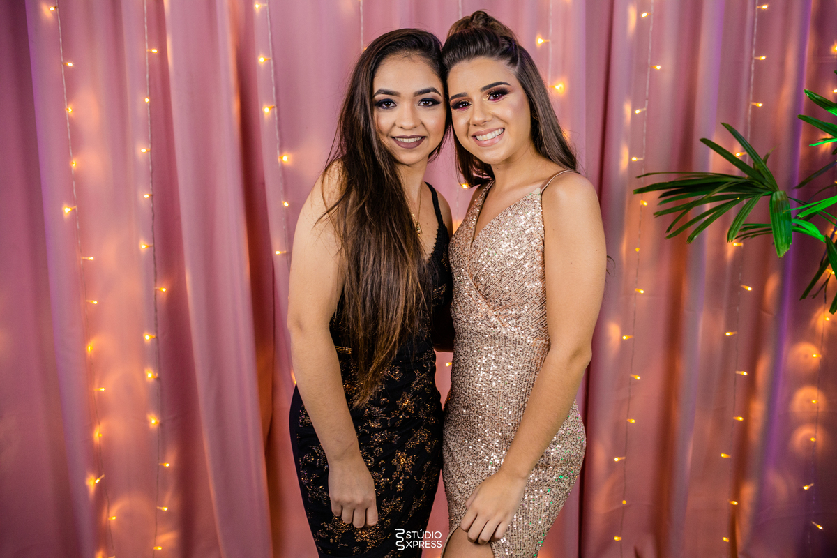 estúdio fotográfico-fotografo-família-15anos-ensaio-casamento-formatura-book de fotos-fotografa-ensaio gestante-festa de 15 anos-pré wedding-fotos profissionais-corporativos-retratos-fotos de bebê-sessão de fotos-mini wedding-dia do fotografo-ensaio newbo