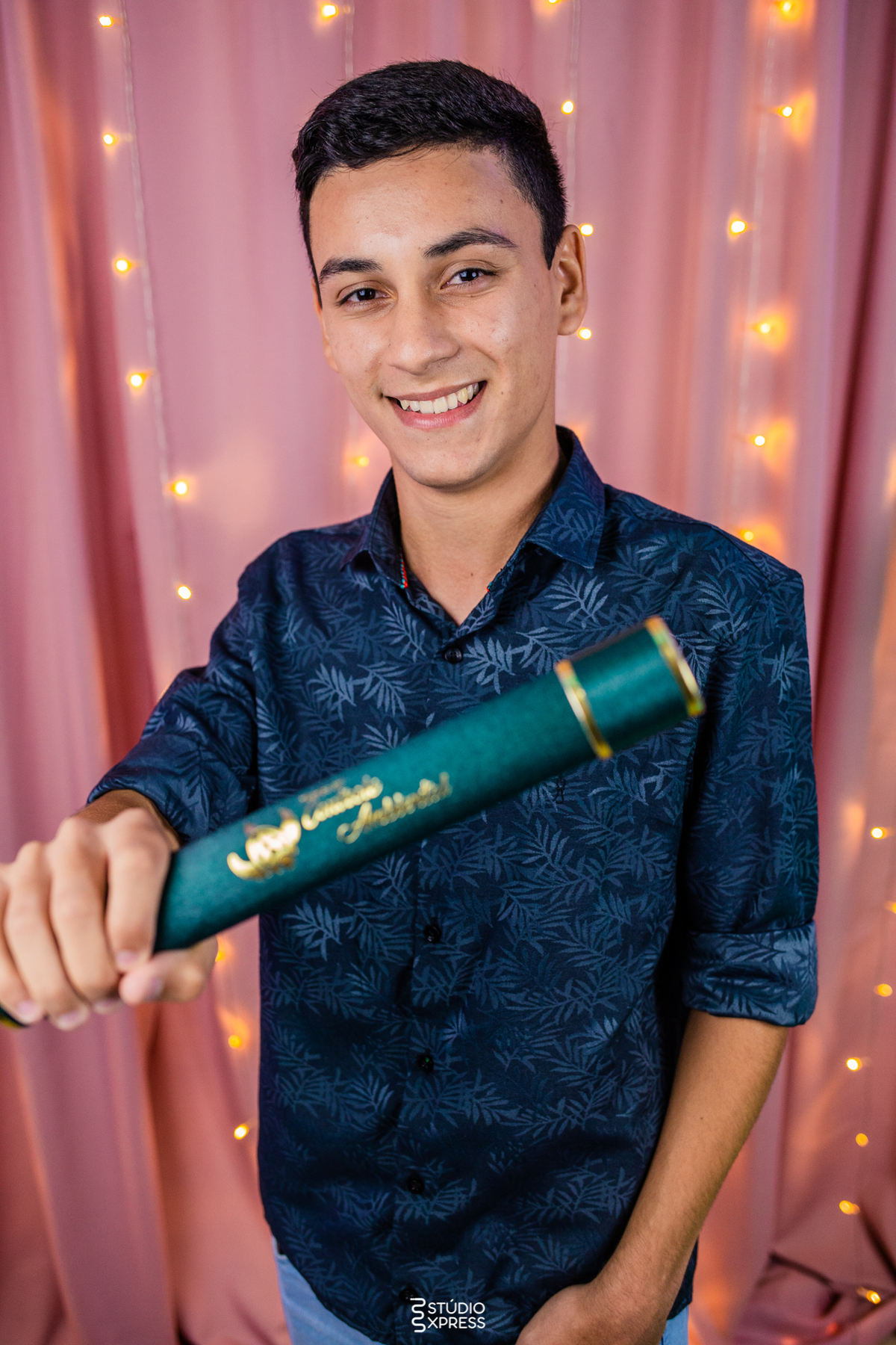 estúdio fotográfico-fotografo-família-15anos-ensaio-casamento-formatura-book de fotos-fotografa-ensaio gestante-festa de 15 anos-pré wedding-fotos profissionais-corporativos-retratos-fotos de bebê-sessão de fotos-mini wedding-dia do fotografo-ensaio newbo