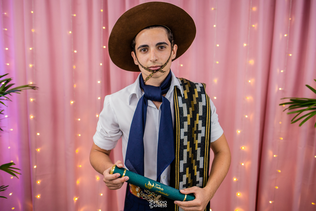 estúdio fotográfico-fotografo-família-15anos-ensaio-casamento-formatura-book de fotos-fotografa-ensaio gestante-festa de 15 anos-pré wedding-fotos profissionais-corporativos-retratos-fotos de bebê-sessão de fotos-mini wedding-dia do fotografo-ensaio newbo