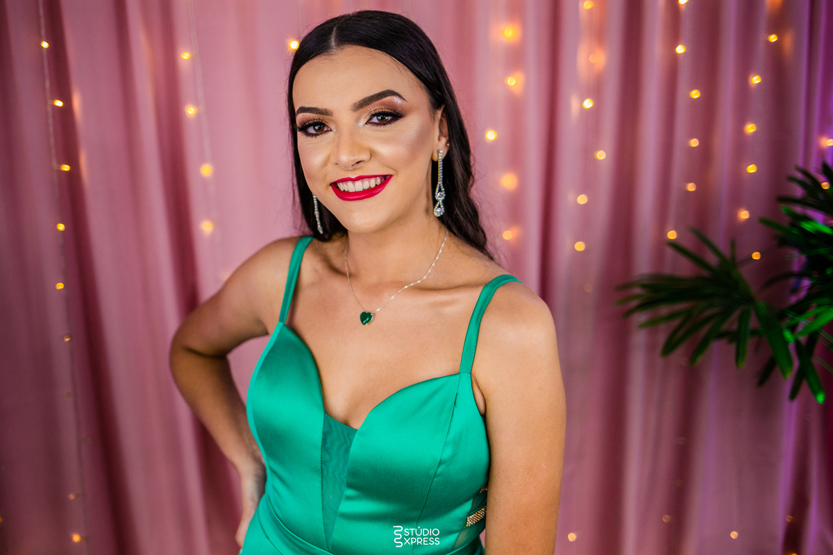 estúdio fotográfico-fotografo-família-15anos-ensaio-casamento-formatura-book de fotos-fotografa-ensaio gestante-festa de 15 anos-pré wedding-fotos profissionais-corporativos-retratos-fotos de bebê-sessão de fotos-mini wedding-dia do fotografo-ensaio newbo