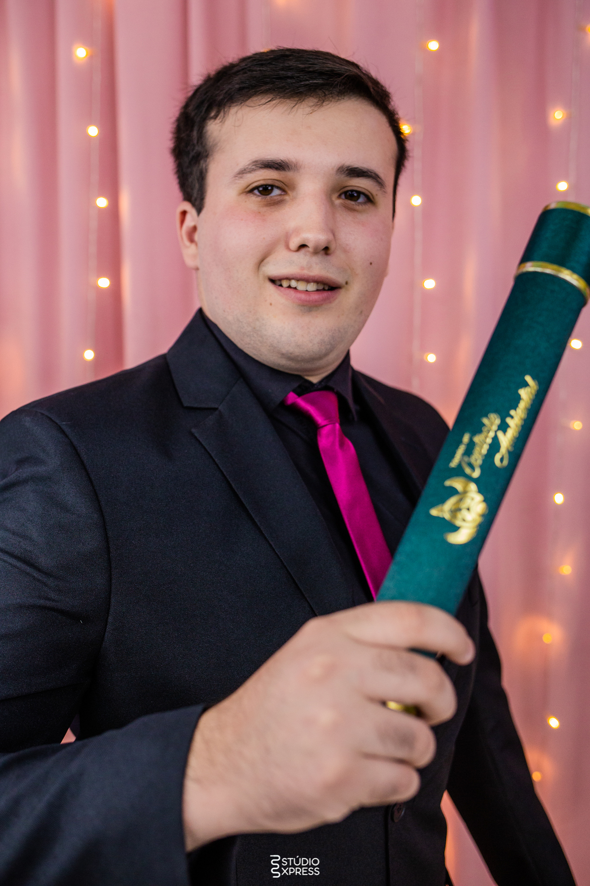 estúdio fotográfico-fotografo-família-15anos-ensaio-casamento-formatura-book de fotos-fotografa-ensaio gestante-festa de 15 anos-pré wedding-fotos profissionais-corporativos-retratos-fotos de bebê-sessão de fotos-mini wedding-dia do fotografo-ensaio newbo