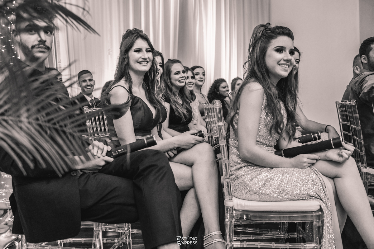 estúdio fotográfico-fotografo-família-15anos-ensaio-casamento-formatura-book de fotos-fotografa-ensaio gestante-festa de 15 anos-pré wedding-fotos profissionais-corporativos-retratos-fotos de bebê-sessão de fotos-mini wedding-dia do fotografo-ensaio newbo