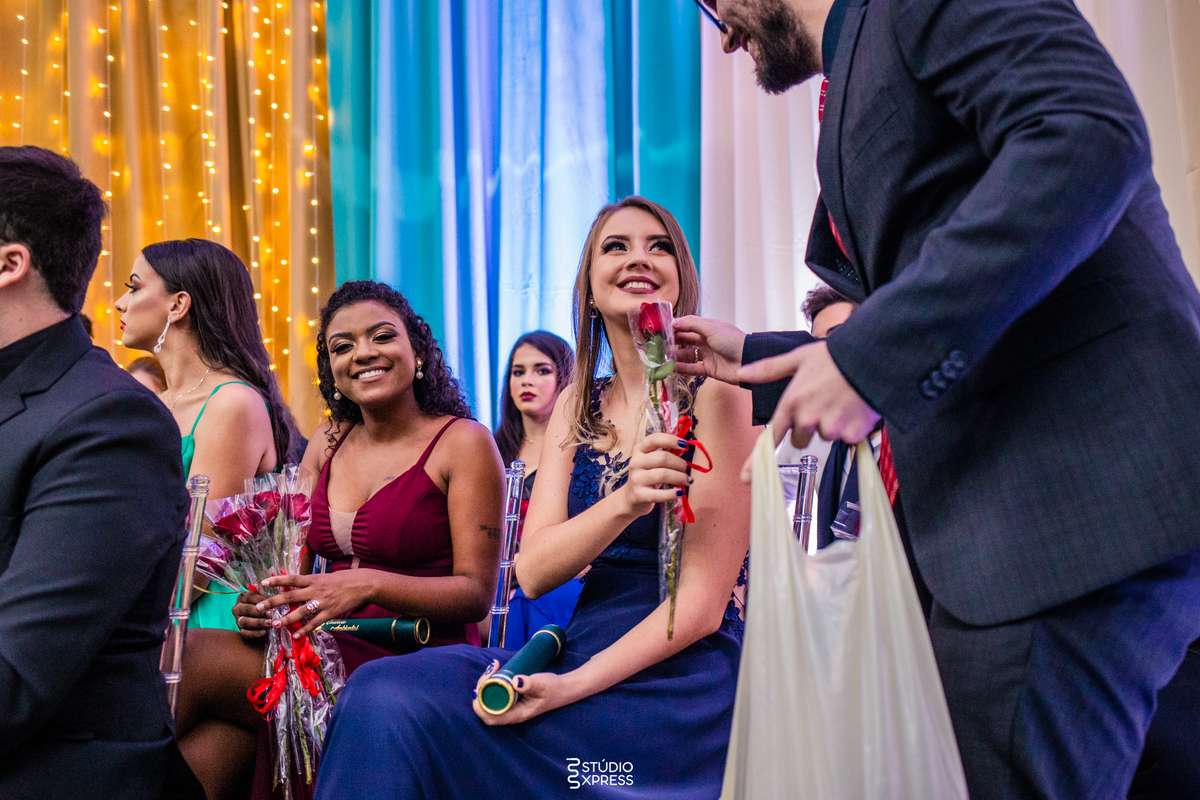 estúdio fotográfico-fotografo-família-15anos-ensaio-casamento-formatura-book de fotos-fotografa-ensaio gestante-festa de 15 anos-pré wedding-fotos profissionais-corporativos-retratos-fotos de bebê-sessão de fotos-mini wedding-dia do fotografo-ensaio newbo