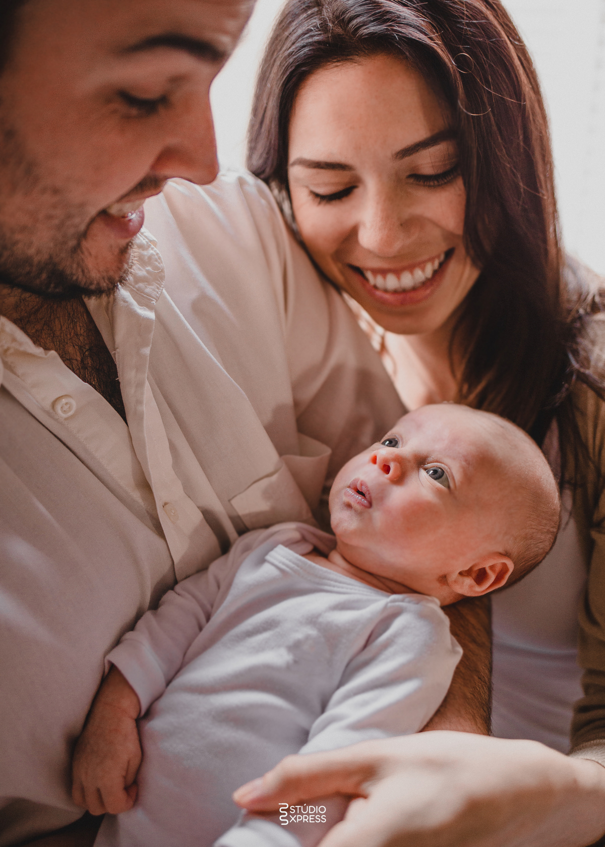 estúdio fotográfico-fotografo-família-15anos-ensaio-casamento-formatura-book de fotos-fotografa-ensaio gestante-festa de 15 anos-pré wedding-fotos profissionais-corporativos-retratos-fotos de bebê-sessão de fotos-mini wedding-dia do fotografo-ensaio newbo