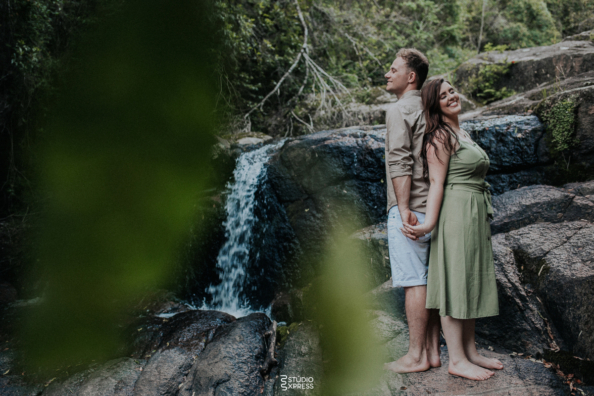 estúdio fotográfico-fotografo-família-15anos-ensaio-casamento-formatura-book de fotos-fotografa-ensaio gestante-festa de 15 anos-pré wedding-fotos profissionais-corporativos-retratos-fotos de bebê-sessão de fotos-mini wedding-dia do fotografo-ensaio newbo