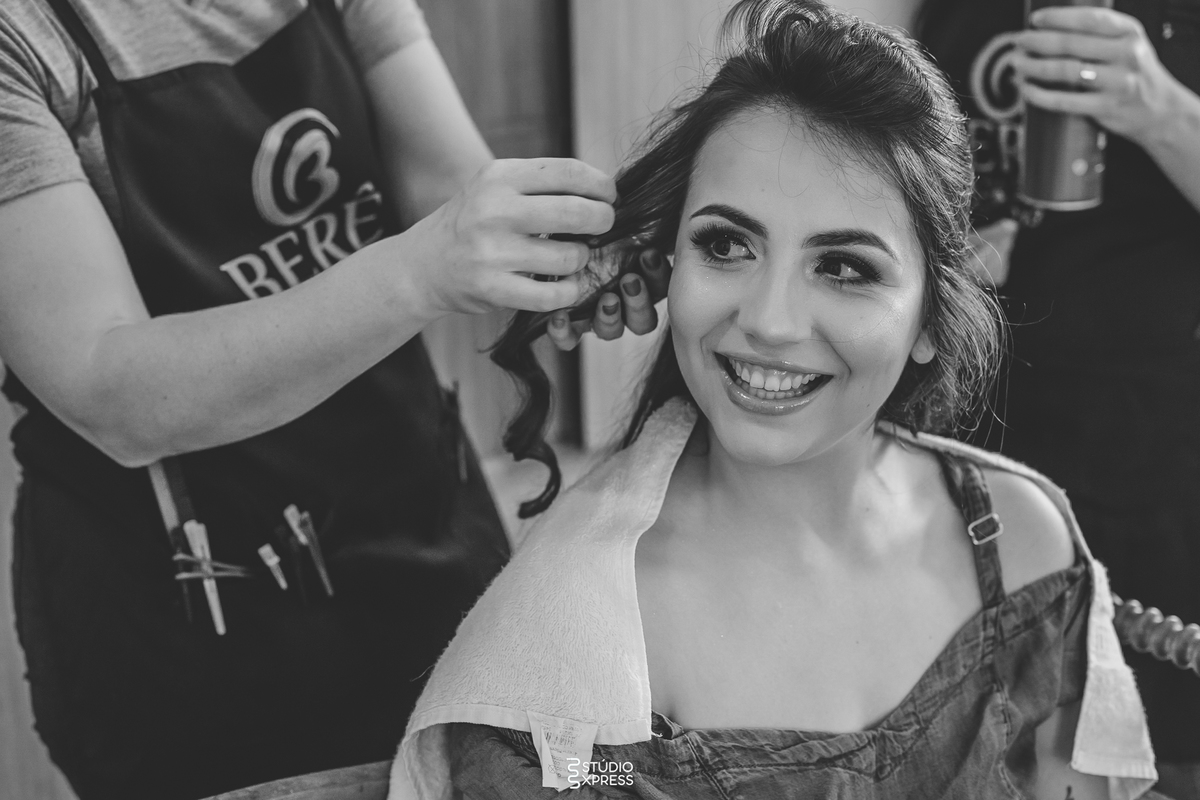 estúdio fotográfico-fotografo-família-15anos-ensaio-casamento-formatura-book de fotos-fotografa-ensaio gestante-festa de 15 anos-pré wedding-fotos profissionais-corporativos-retratos-fotos de bebê-sessão de fotos-mini wedding-dia do fotografo-ensaio newbo