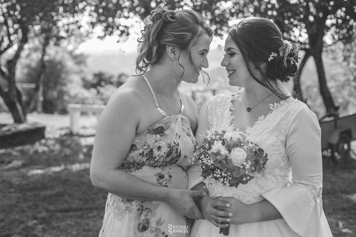 estúdio fotográfico-fotografo-família-15anos-ensaio-casamento-formatura-book de fotos-fotografa-ensaio gestante-festa de 15 anos-pré wedding-fotos profissionais-corporativos-retratos-fotos de bebê-sessão de fotos-mini wedding-dia do fotografo-ensaio newbo