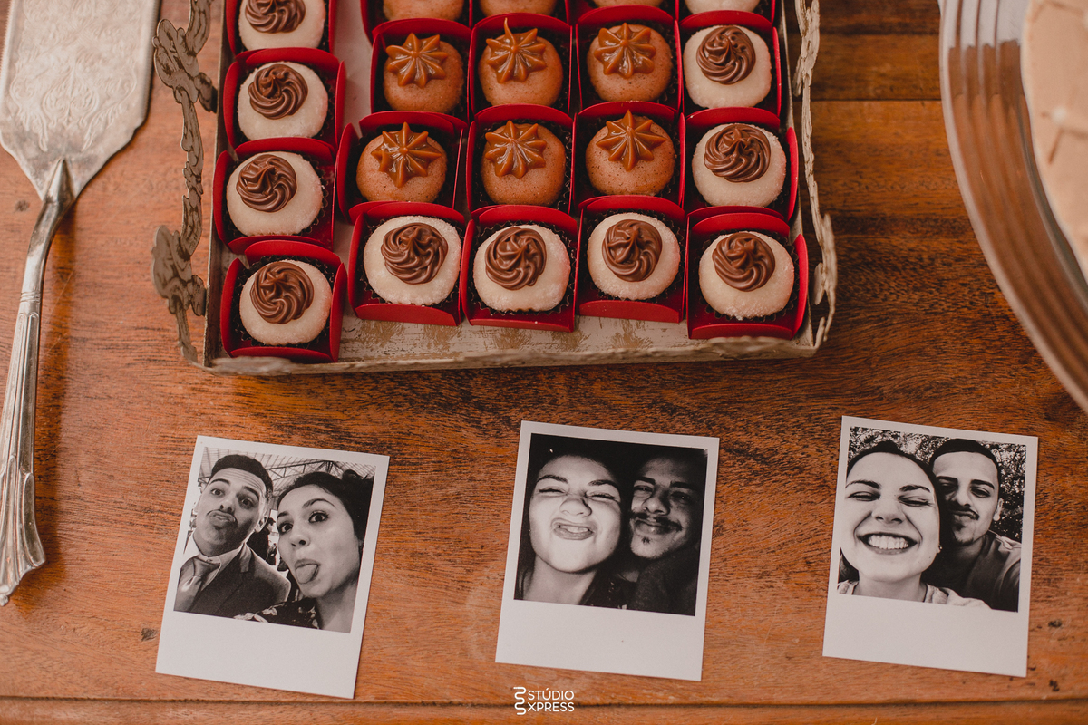 estúdio fotográfico-fotografo-família-15anos-ensaio-casamento-formatura-book de fotos-fotografa-ensaio gestante-festa de 15 anos-pré wedding-fotos profissionais-corporativos-retratos-fotos de bebê-sessão de fotos-mini wedding-dia do fotografo-ensaio newbo