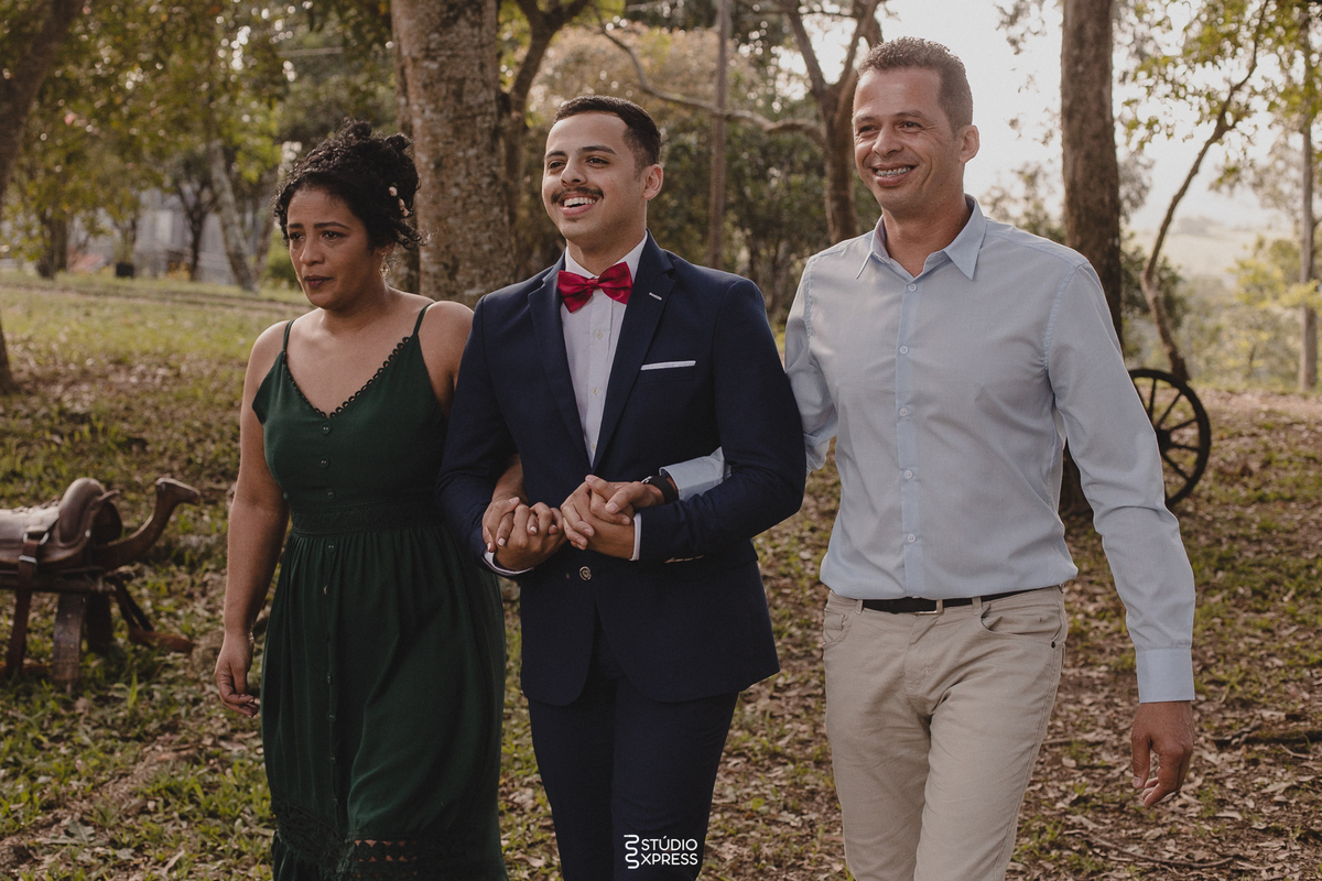 estúdio fotográfico-fotografo-família-15anos-ensaio-casamento-formatura-book de fotos-fotografa-ensaio gestante-festa de 15 anos-pré wedding-fotos profissionais-corporativos-retratos-fotos de bebê-sessão de fotos-mini wedding-dia do fotografo-ensaio newbo