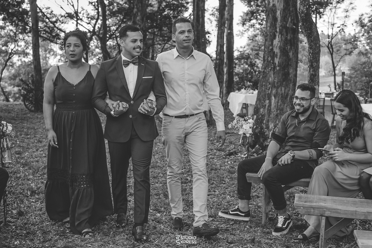 estúdio fotográfico-fotografo-família-15anos-ensaio-casamento-formatura-book de fotos-fotografa-ensaio gestante-festa de 15 anos-pré wedding-fotos profissionais-corporativos-retratos-fotos de bebê-sessão de fotos-mini wedding-dia do fotografo-ensaio newbo