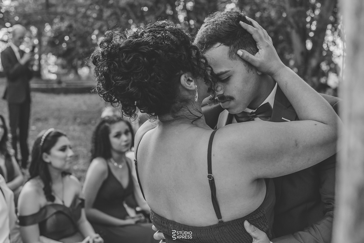 estúdio fotográfico-fotografo-família-15anos-ensaio-casamento-formatura-book de fotos-fotografa-ensaio gestante-festa de 15 anos-pré wedding-fotos profissionais-corporativos-retratos-fotos de bebê-sessão de fotos-mini wedding-dia do fotografo-ensaio newbo