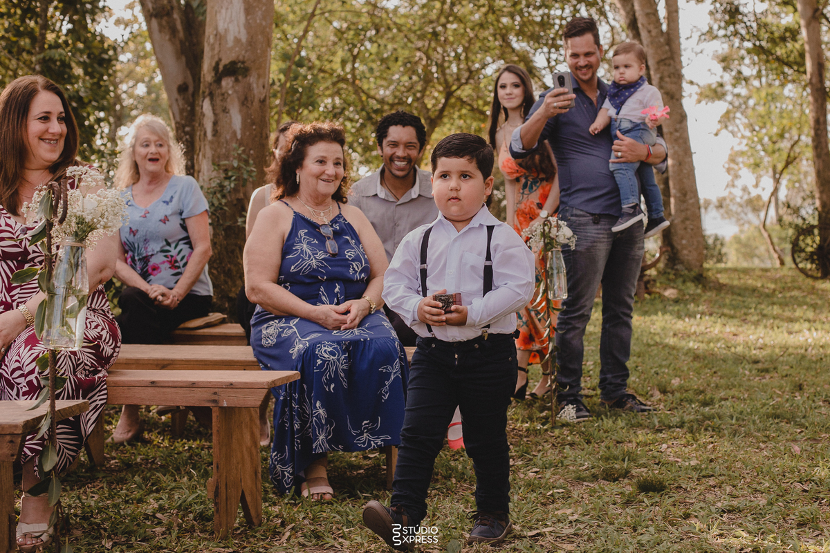 estúdio fotográfico-fotografo-família-15anos-ensaio-casamento-formatura-book de fotos-fotografa-ensaio gestante-festa de 15 anos-pré wedding-fotos profissionais-corporativos-retratos-fotos de bebê-sessão de fotos-mini wedding-dia do fotografo-ensaio newbo