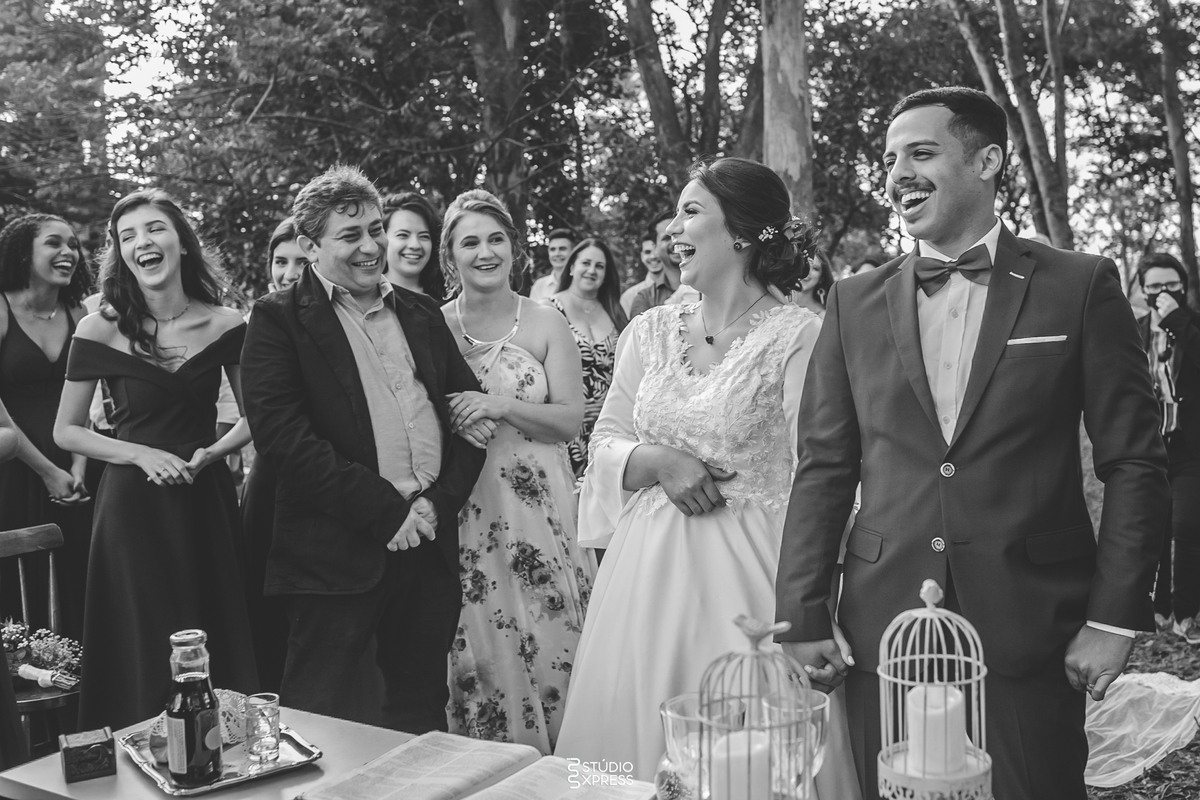 estúdio fotográfico-fotografo-família-15anos-ensaio-casamento-formatura-book de fotos-fotografa-ensaio gestante-festa de 15 anos-pré wedding-fotos profissionais-corporativos-retratos-fotos de bebê-sessão de fotos-mini wedding-dia do fotografo-ensaio newbo