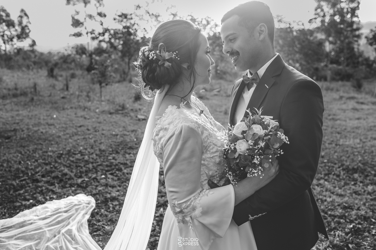 estúdio fotográfico-fotografo-família-15anos-ensaio-casamento-formatura-book de fotos-fotografa-ensaio gestante-festa de 15 anos-pré wedding-fotos profissionais-corporativos-retratos-fotos de bebê-sessão de fotos-mini wedding-dia do fotografo-ensaio newbo