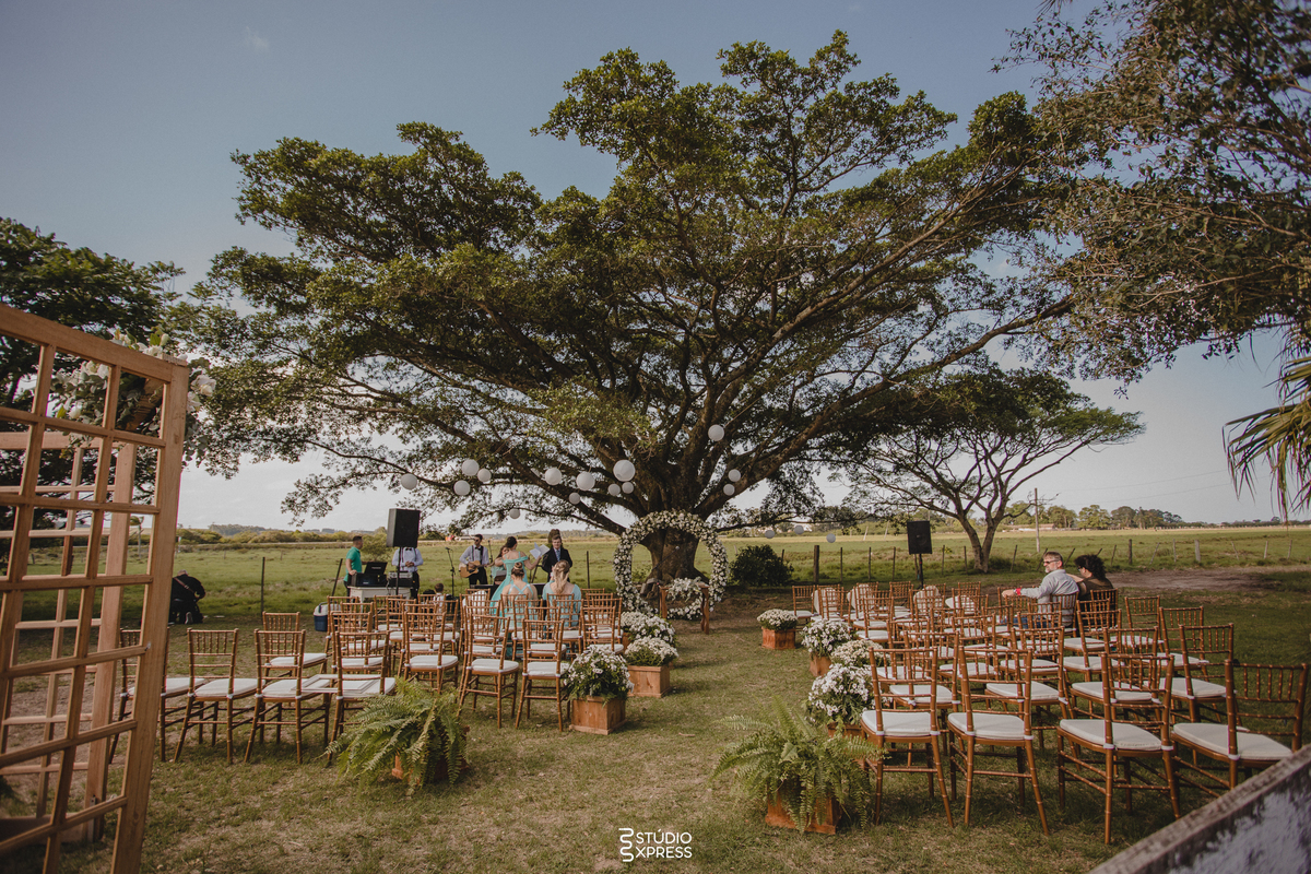 estúdio fotográfico - fotografo - família - 15 anos - ensaio - casamento - formatura - book de fotos - fotografa - ensaio gestante - festa de 15 anos - pré wedding - fotos profissionais - corporativos - retratos - fotos de bebê - sessão de fotos - mini we