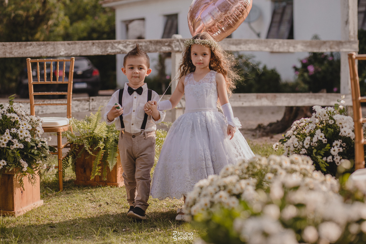 estúdio fotográfico - fotografo - família - 15 anos - ensaio - casamento - formatura - book de fotos - fotografa - ensaio gestante - festa de 15 anos - pré wedding - fotos profissionais - corporativos - retratos - fotos de bebê - sessão de fotos - mini we