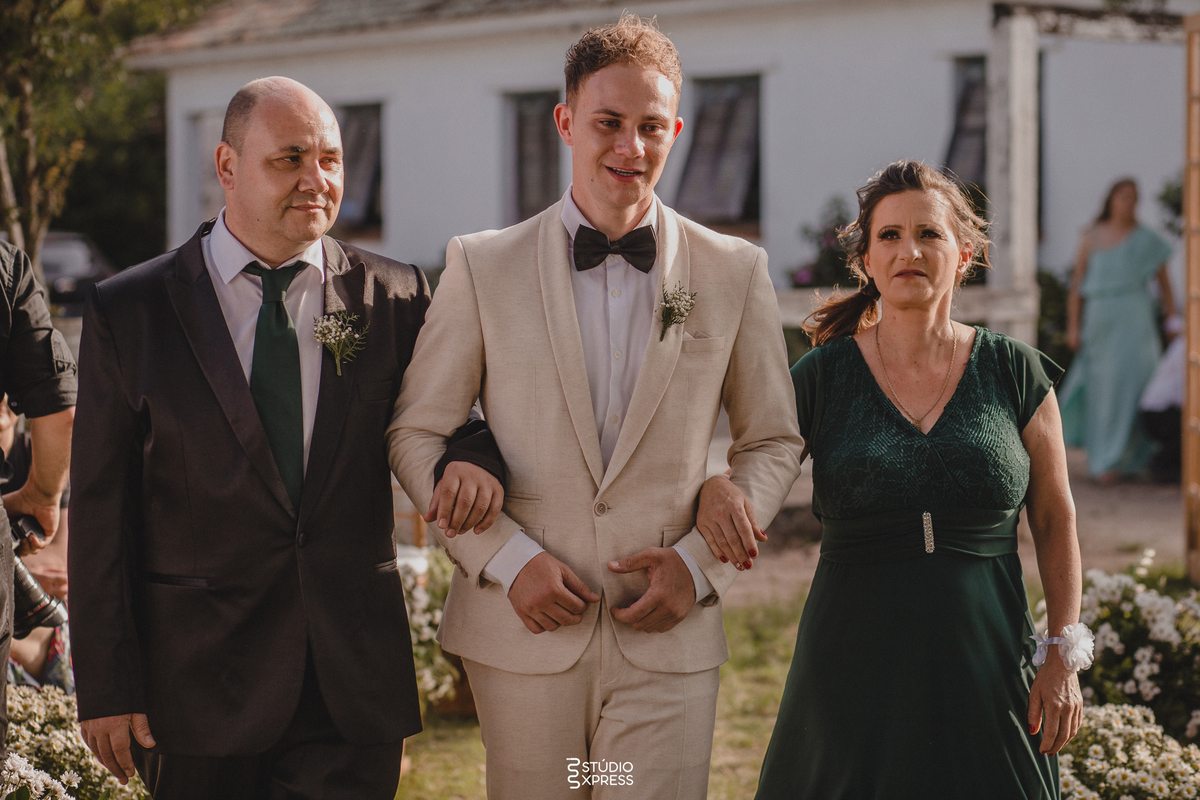 estúdio fotográfico - fotografo - família - 15 anos - ensaio - casamento - formatura - book de fotos - fotografa - ensaio gestante - festa de 15 anos - pré wedding - fotos profissionais - corporativos - retratos - fotos de bebê - sessão de fotos - mini we