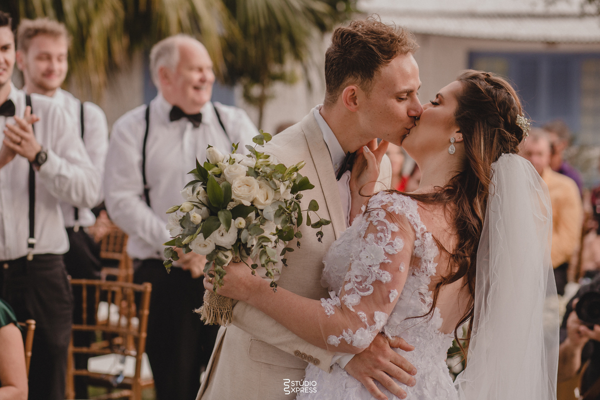 estúdio fotográfico - fotografo - família - 15 anos - ensaio - casamento - formatura - book de fotos - fotografa - ensaio gestante - festa de 15 anos - pré wedding - fotos profissionais - corporativos - retratos - fotos de bebê - sessão de fotos - mini we