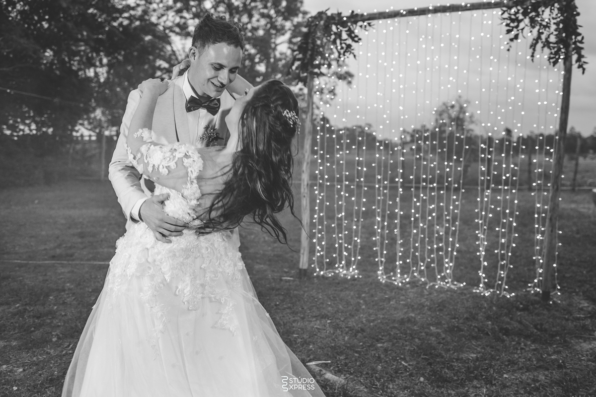 estúdio fotográfico - fotografo - família - 15 anos - ensaio - casamento - formatura - book de fotos - fotografa - ensaio gestante - festa de 15 anos - pré wedding - fotos profissionais - corporativos - retratos - fotos de bebê - sessão de fotos - mini we