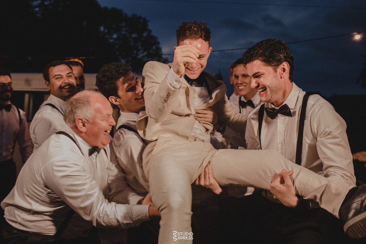 estúdio fotográfico - fotografo - família - 15 anos - ensaio - casamento - formatura - book de fotos - fotografa - ensaio gestante - festa de 15 anos - pré wedding - fotos profissionais - corporativos - retratos - fotos de bebê - sessão de fotos - mini we