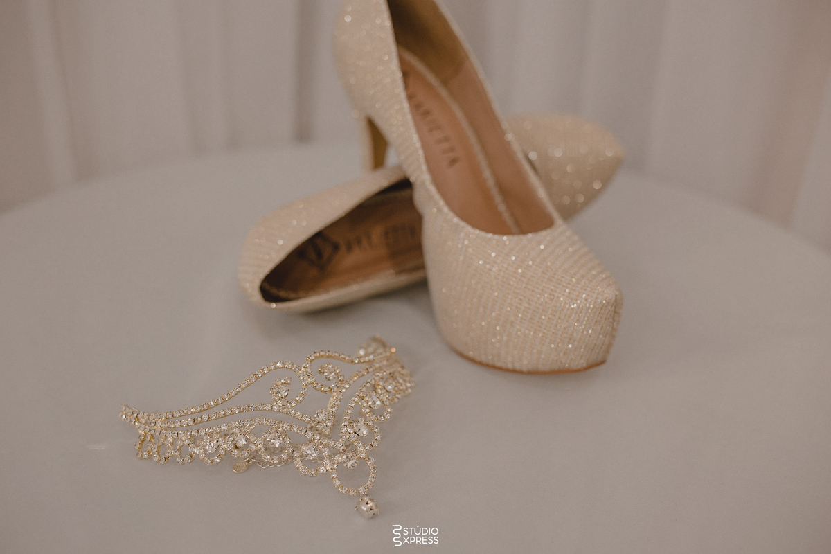 estúdio fotográfico-fotografo-família-15anos-ensaio-casamento-formatura-book de fotos-fotografa-ensaio gestante-festa de 15 anos-pré wedding-fotos profissionais-corporativos-retratos-fotos de bebê-sessão de fotos-mini wedding-dia do fotografo-ensaio newbo