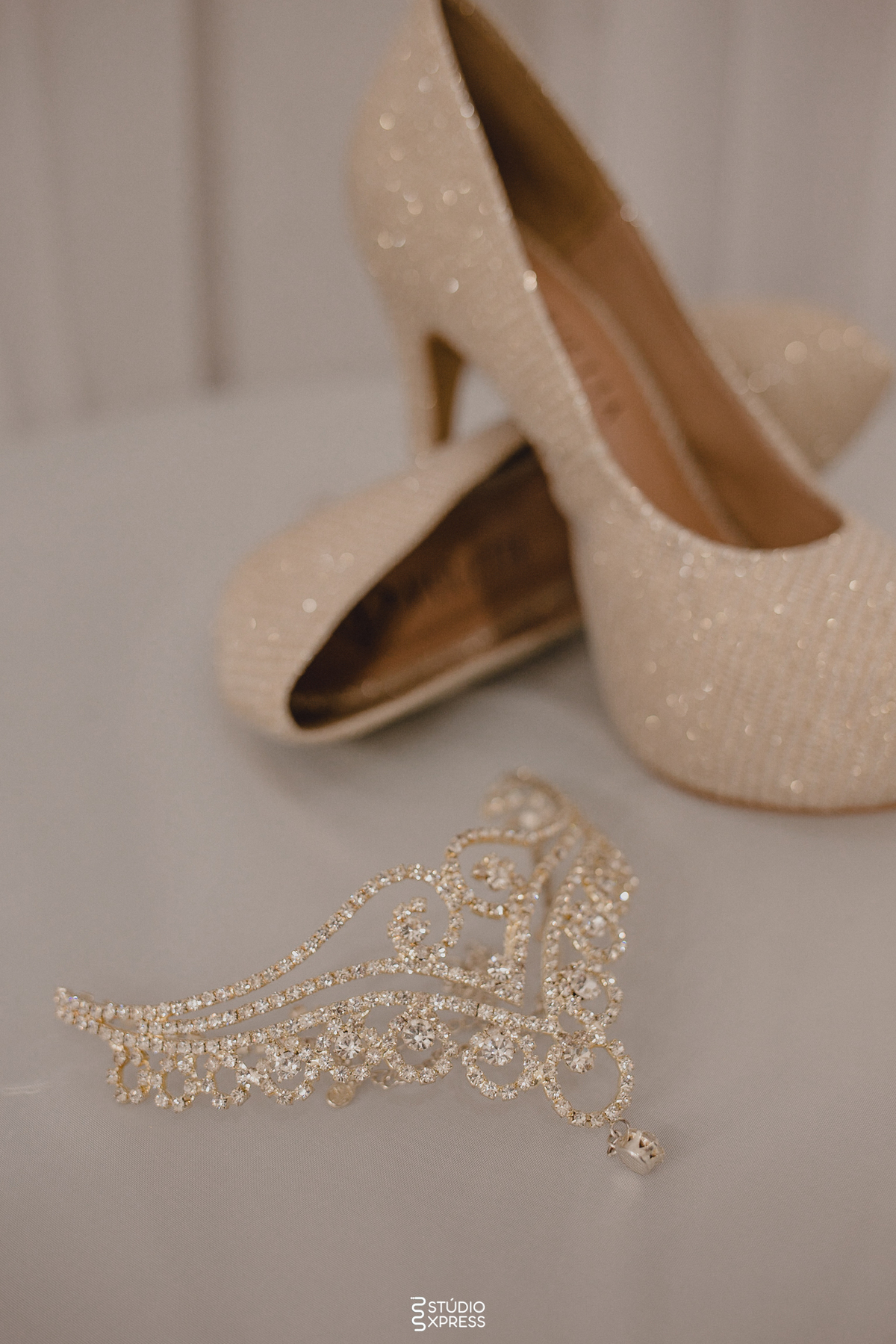 estúdio fotográfico-fotografo-família-15anos-ensaio-casamento-formatura-book de fotos-fotografa-ensaio gestante-festa de 15 anos-pré wedding-fotos profissionais-corporativos-retratos-fotos de bebê-sessão de fotos-mini wedding-dia do fotografo-ensaio newbo