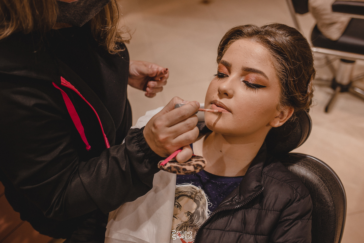 estúdio fotográfico-fotografo-família-15anos-ensaio-casamento-formatura-book de fotos-fotografa-ensaio gestante-festa de 15 anos-pré wedding-fotos profissionais-corporativos-retratos-fotos de bebê-sessão de fotos-mini wedding-dia do fotografo-ensaio newbo