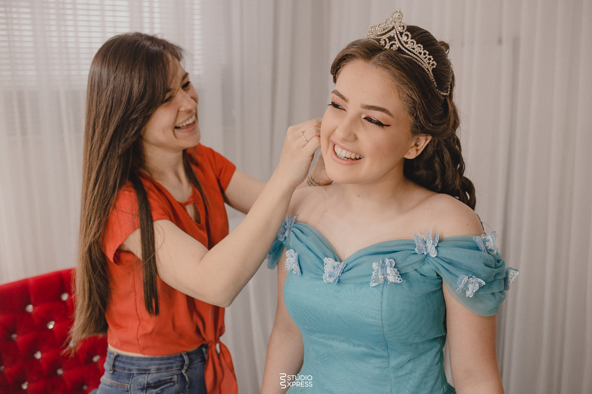 estúdio fotográfico-fotografo-família-15anos-ensaio-casamento-formatura-book de fotos-fotografa-ensaio gestante-festa de 15 anos-pré wedding-fotos profissionais-corporativos-retratos-fotos de bebê-sessão de fotos-mini wedding-dia do fotografo-ensaio newbo