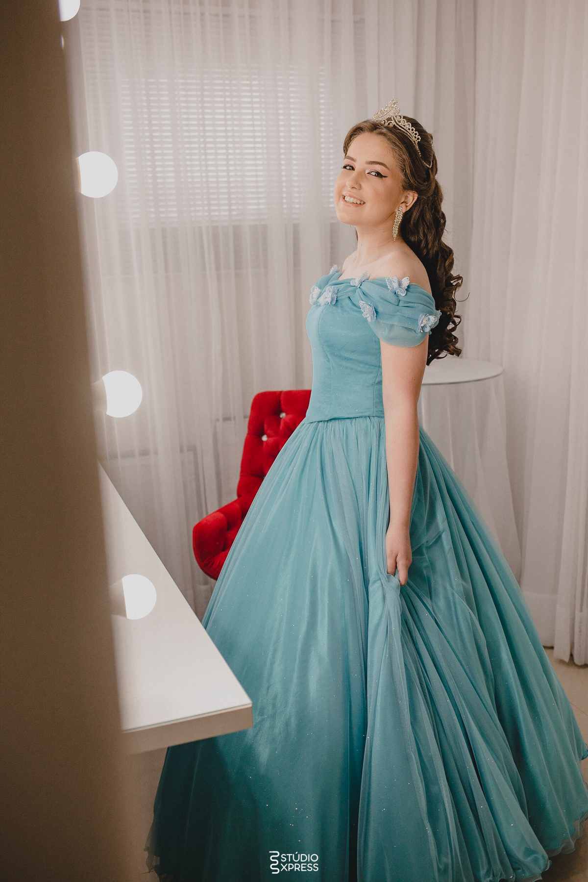 estúdio fotográfico-fotografo-família-15anos-ensaio-casamento-formatura-book de fotos-fotografa-ensaio gestante-festa de 15 anos-pré wedding-fotos profissionais-corporativos-retratos-fotos de bebê-sessão de fotos-mini wedding-dia do fotografo-ensaio newbo