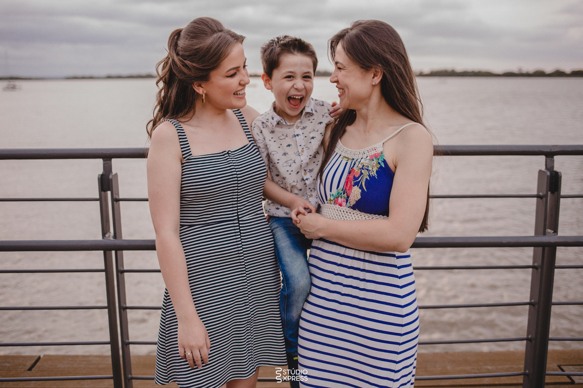 estúdio fotográfico-fotografo-família-15anos-ensaio-casamento-formatura-book de fotos-fotografa-ensaio gestante-festa de 15 anos-pré wedding-fotos profissionais-corporativos-retratos-fotos de bebê-sessão de fotos-mini wedding-dia do fotografo-ensaio newbo