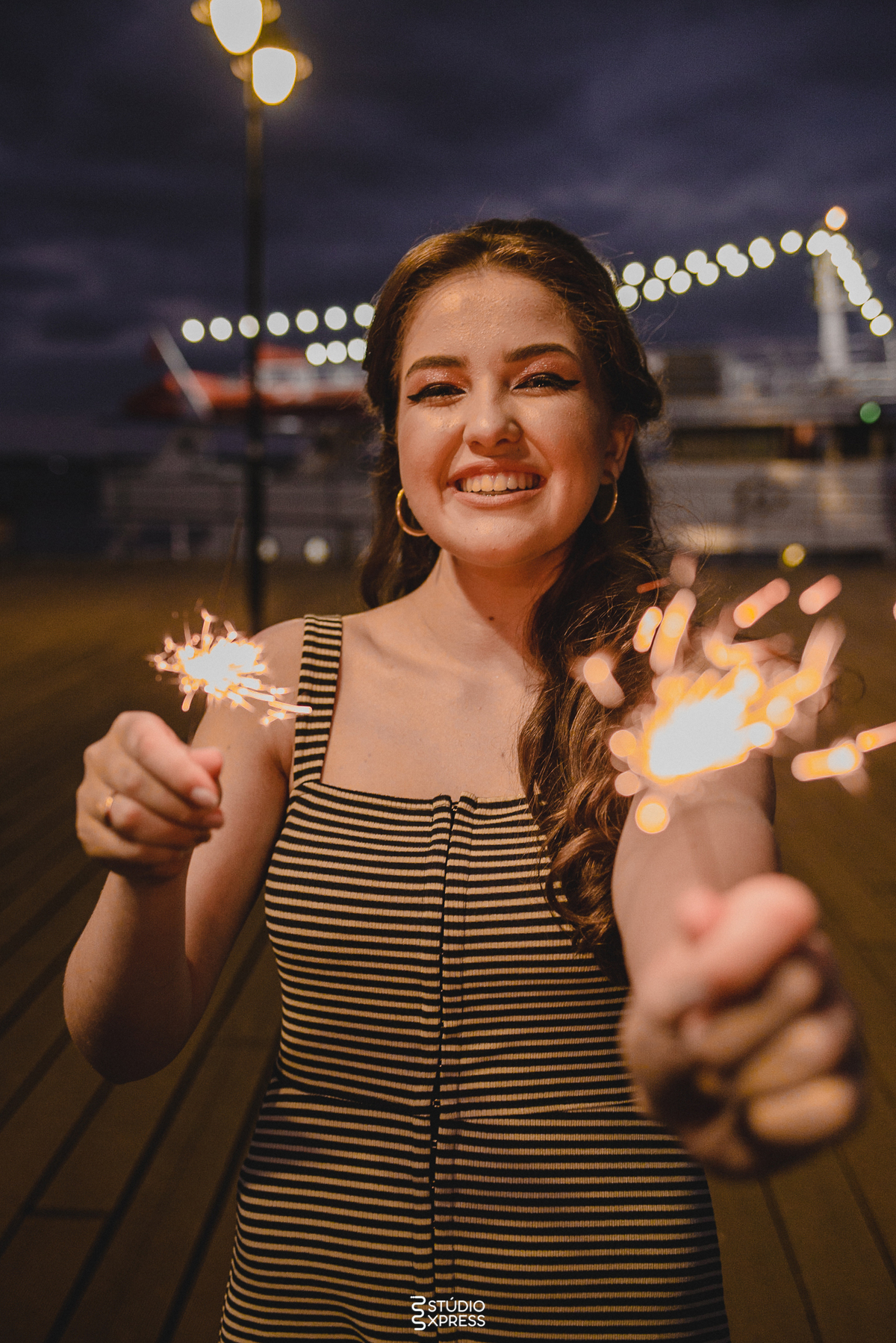 estúdio fotográfico-fotografo-família-15anos-ensaio-casamento-formatura-book de fotos-fotografa-ensaio gestante-festa de 15 anos-pré wedding-fotos profissionais-corporativos-retratos-fotos de bebê-sessão de fotos-mini wedding-dia do fotografo-ensaio newbo
