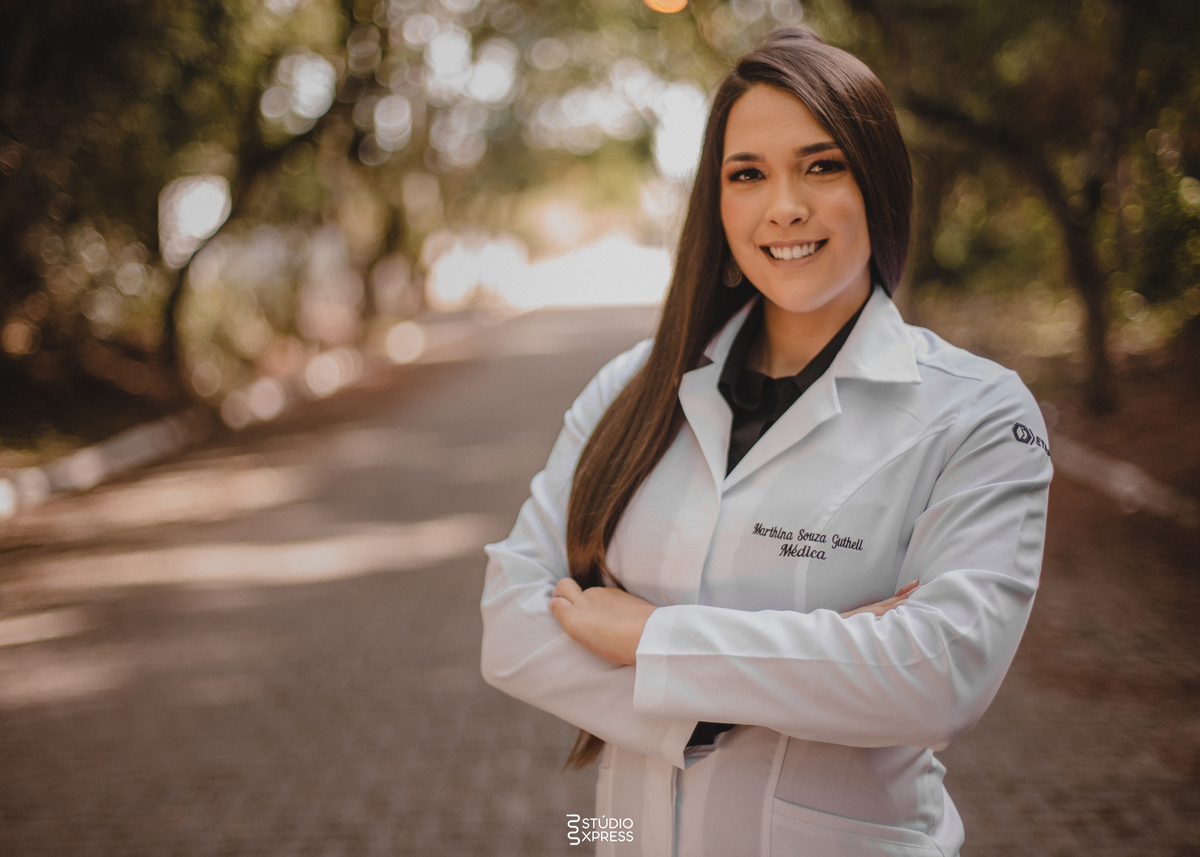 #fotodeformatura #formatura #formanda #formandos #conquista #fotografodeformatura #makeup #graduate #colacaodegrau #formei #futuro #festadegala #estouformando #costura #ensaioexterno #falselashes #camisa #drones #canudo #ufrgs #baile #ufpel #uniasselvi
