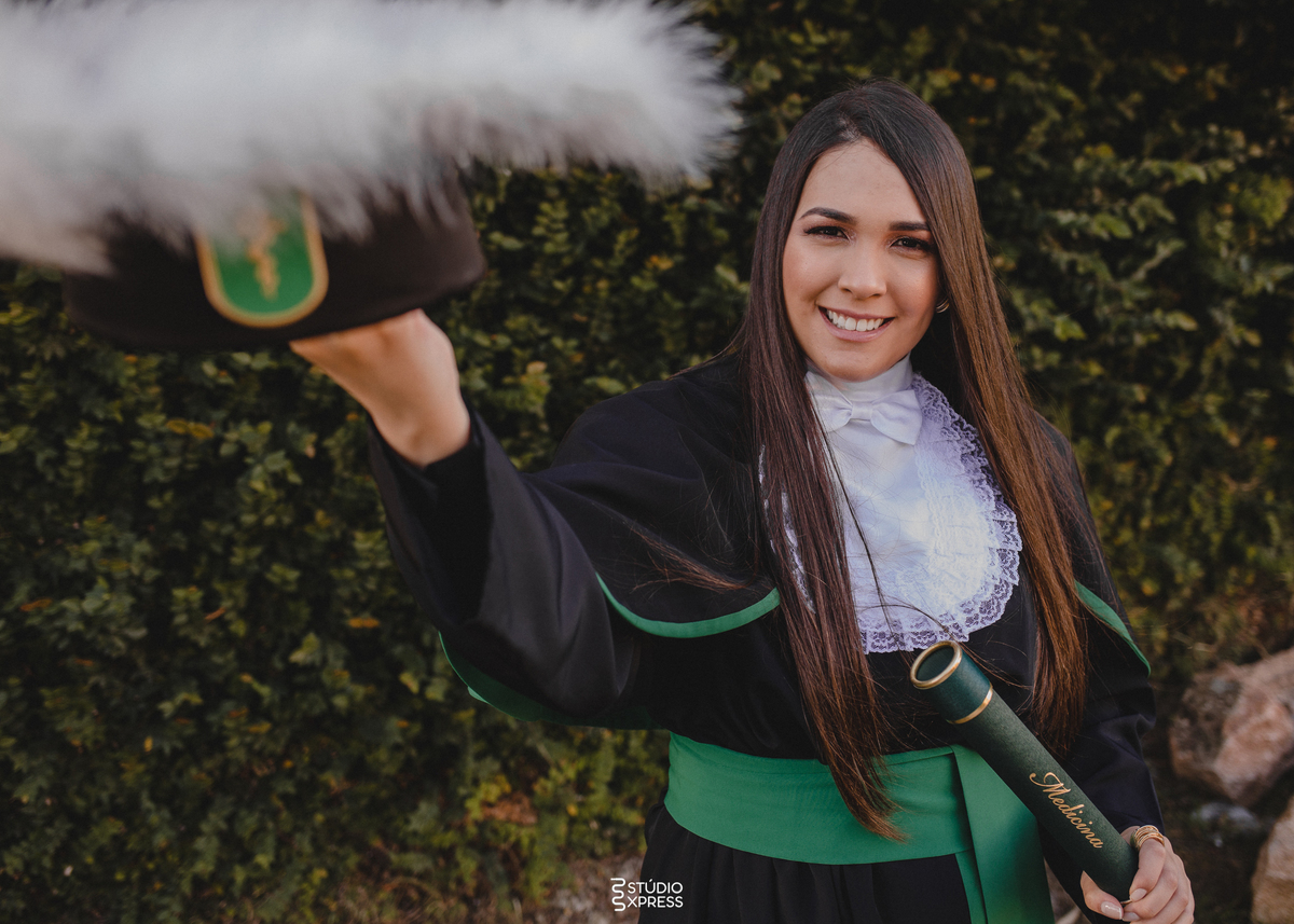 #fotodeformatura #formatura #formanda #formandos #conquista #fotografodeformatura #makeup #graduate #colacaodegrau #formei #futuro #festadegala #estouformando #costura #ensaioexterno #falselashes #camisa #drones #canudo #ufrgs #baile #ufpel #uniasselvi