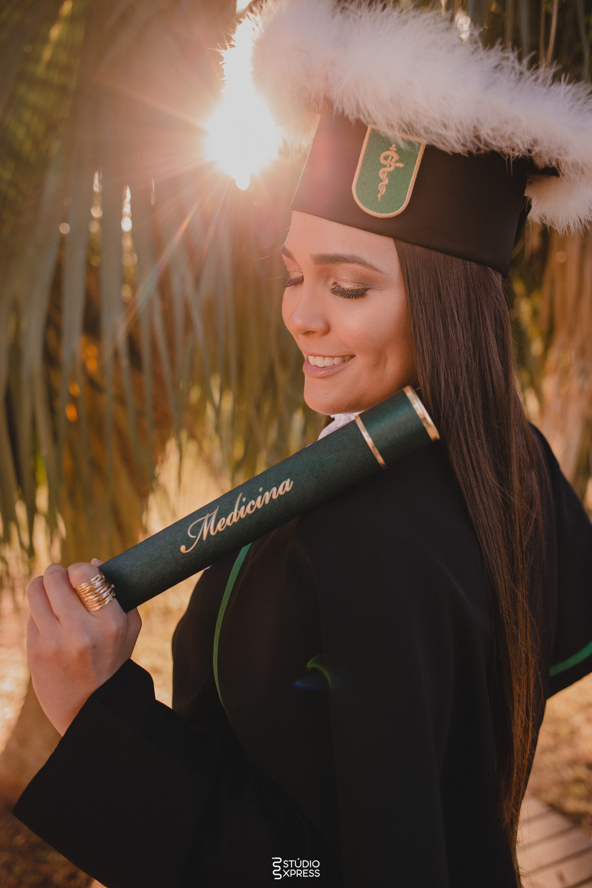 #fotodeformatura #formatura #formanda #formandos #conquista #fotografodeformatura #makeup #graduate #colacaodegrau #formei #futuro #festadegala #estouformando #costura #ensaioexterno #falselashes #camisa #drones #canudo #ufrgs #baile #ufpel #uniasselvi