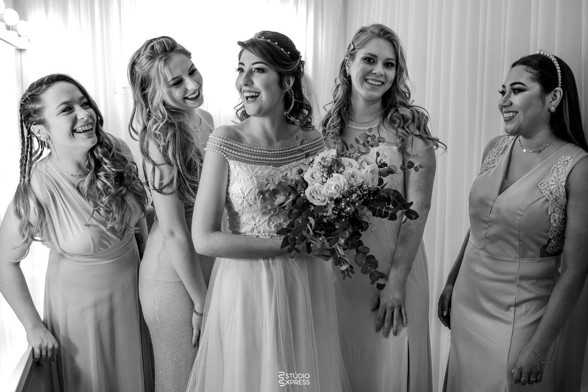 #casamento #wedding #noiva #love #amor #noivas #bride #festa #brasil #noivos #fotografia #photography #noivado #weddingdress #vestidodenoiva #weddingday #casamentos #voucasar #prewedding #instagood #noivo #eventos #casal #wedding #love #bride #photography