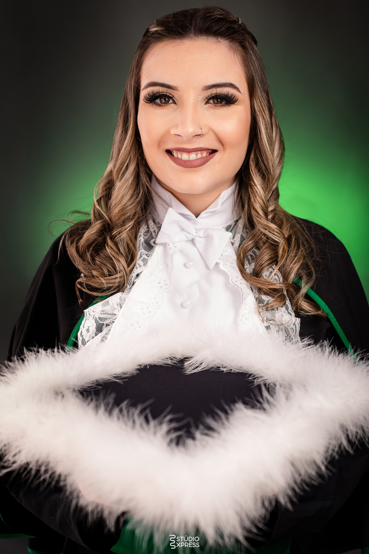 -fotodeformatura-formatura-formanda-formandos-conquista-fotografodeformatura-ensaioexterno-canudo-ufrgs-ufpel-uniasselvi-fundasul-estudio-fisioterapia