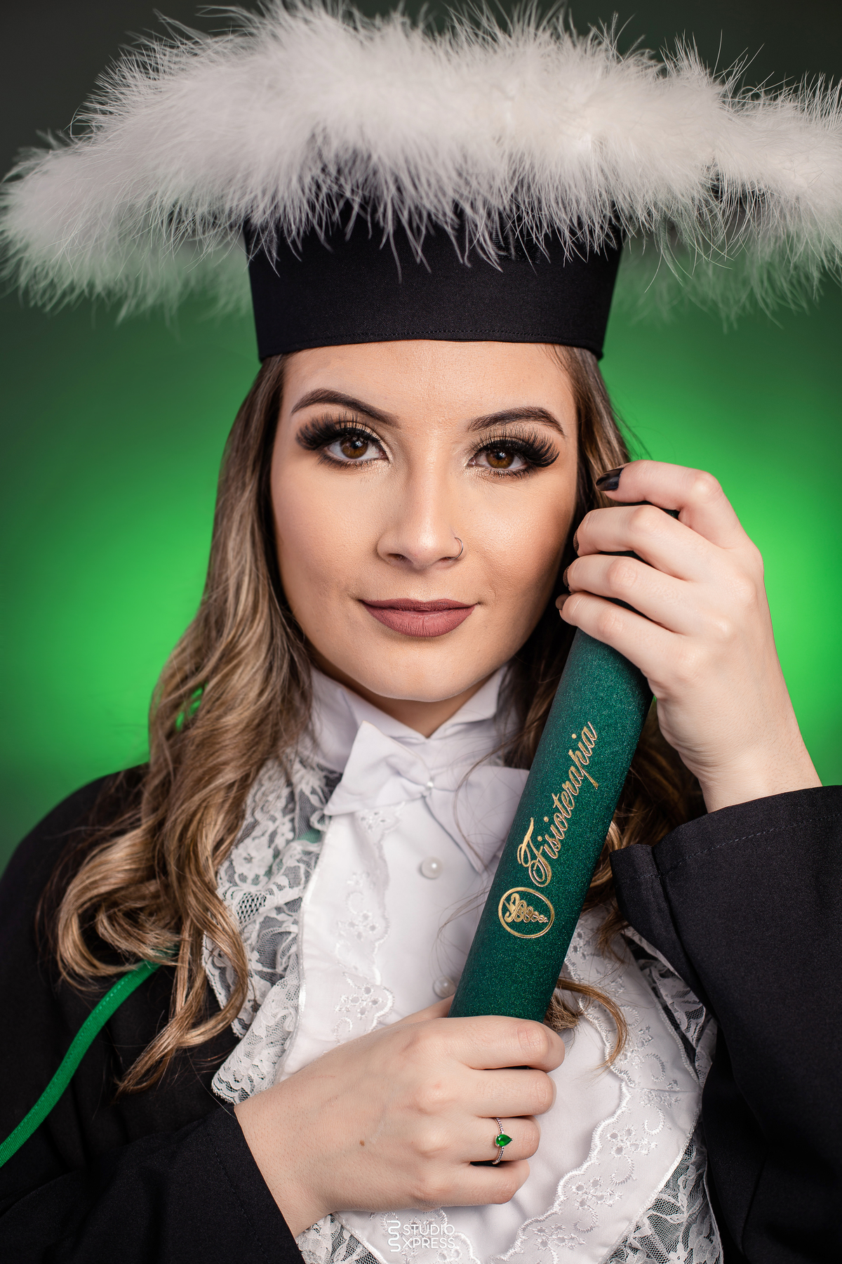 -fotodeformatura-formatura-formanda-formandos-conquista-fotografodeformatura-ensaioexterno-canudo-ufrgs-ufpel-uniasselvi-fundasul-estudio-fisioterapia