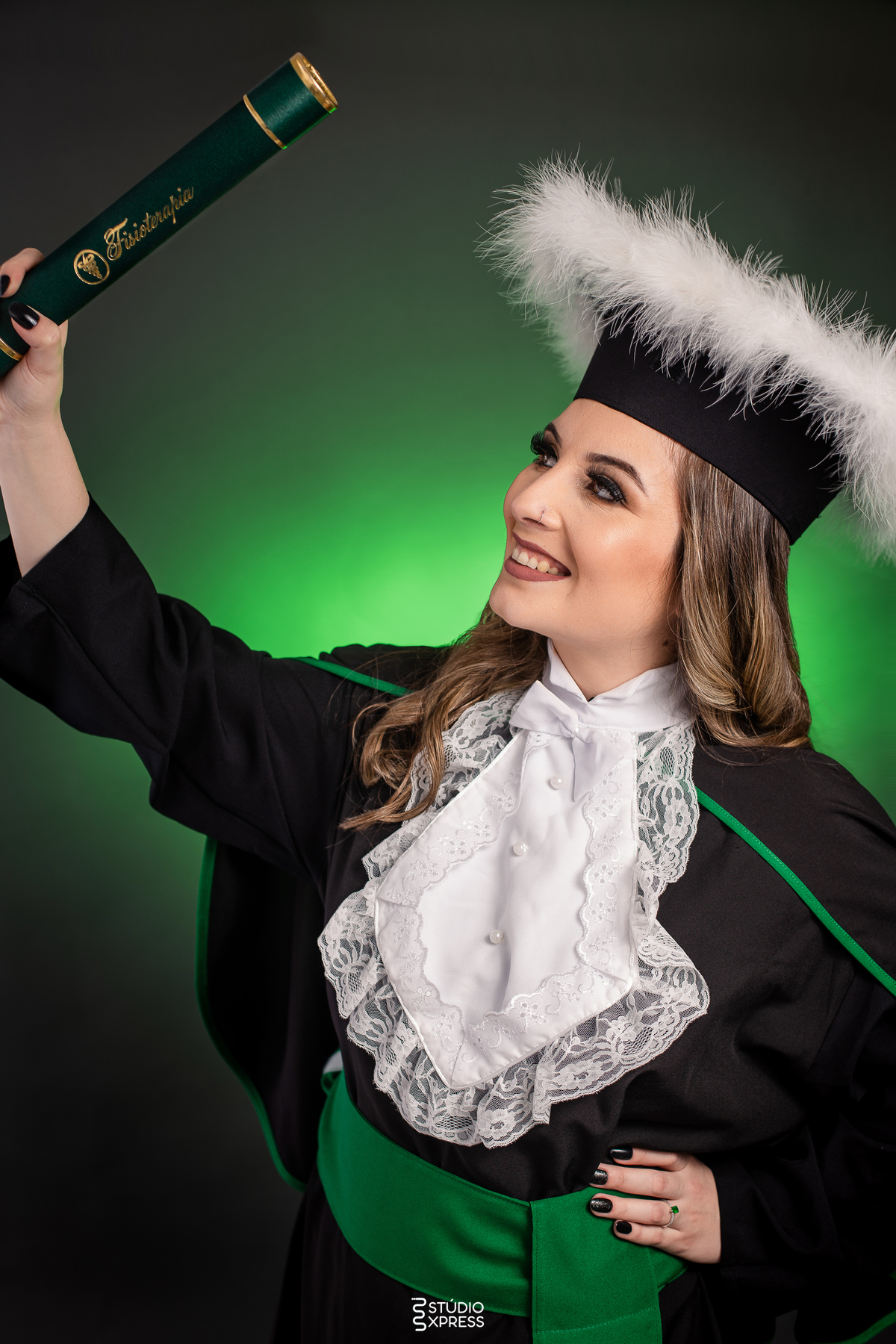 -fotodeformatura-formatura-formanda-formandos-conquista-fotografodeformatura-ensaioexterno-canudo-ufrgs-ufpel-uniasselvi-fundasul-estudio-fisioterapia