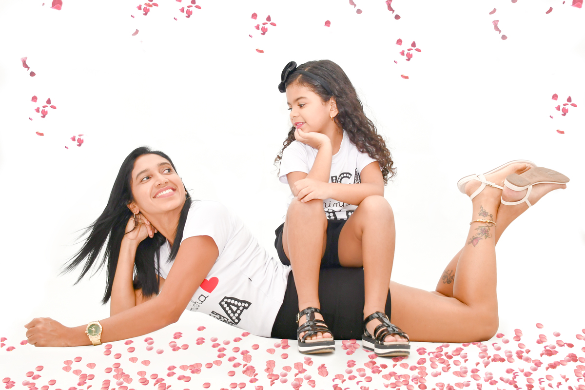 Nenhum amor é tão profundo, nenhuma alegria tão plena quanto aquela que pode existir dentro da família.

Edward Klumpp