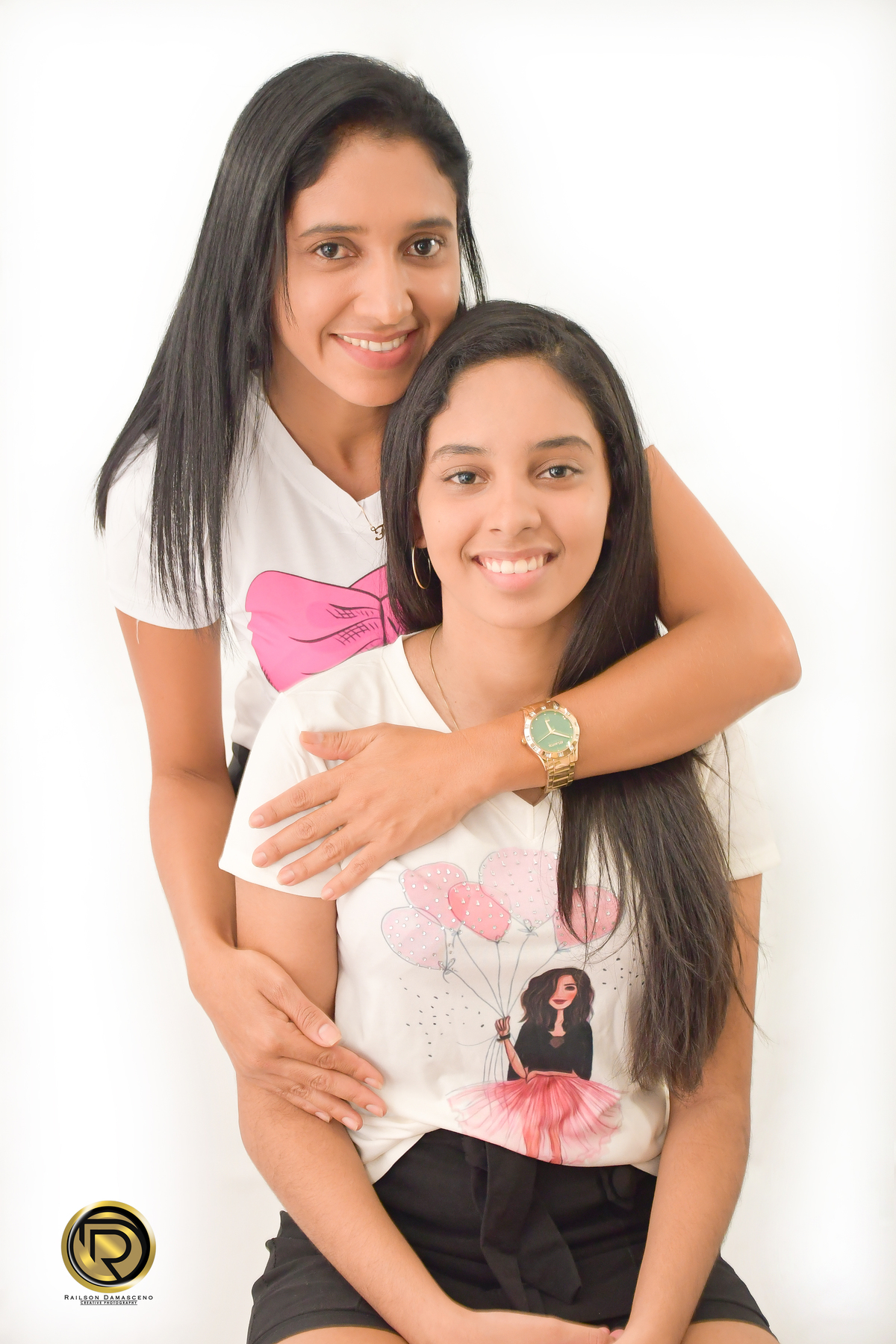 Sorrir e acreditar em si é o caminho para alcançar a luz.