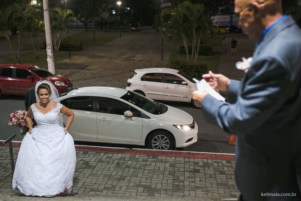 noiva subindo a escada