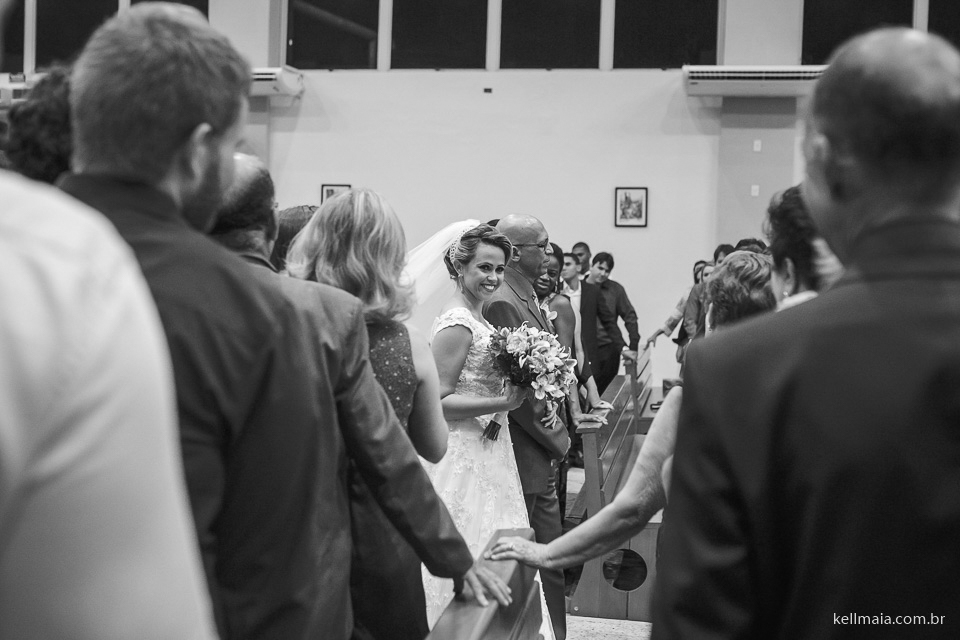 noiva entrando com o pai