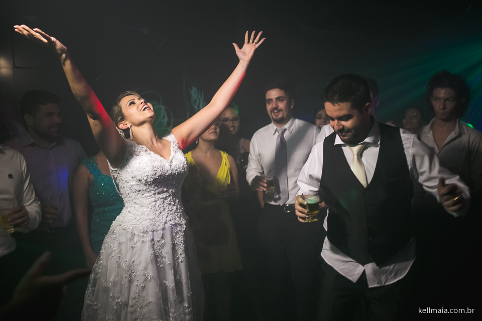 noiva cantando