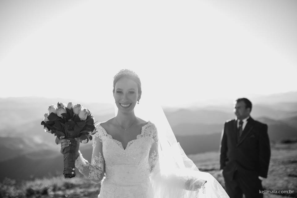 Foto por Kell Maia, São Domingos do Prata, 2015, Eric e Fernanda, Pós-Casamento, bem do alto